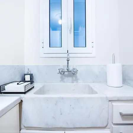 Glamorous In Kolonaki Apartment