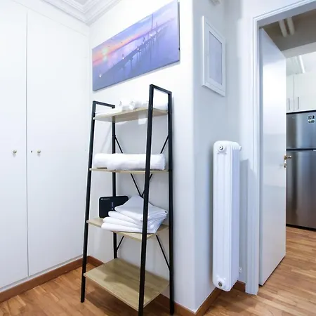 Glamorous In Kolonaki Apartment