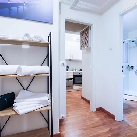 Glamorous In Kolonaki Apartment